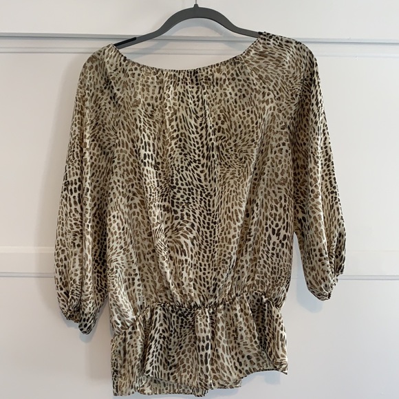 Vince Camuto animal print top - Picture 2 of 3